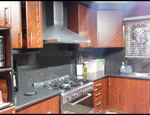 3 BEDROOM HOUSE FOR SALE IN MOORTON